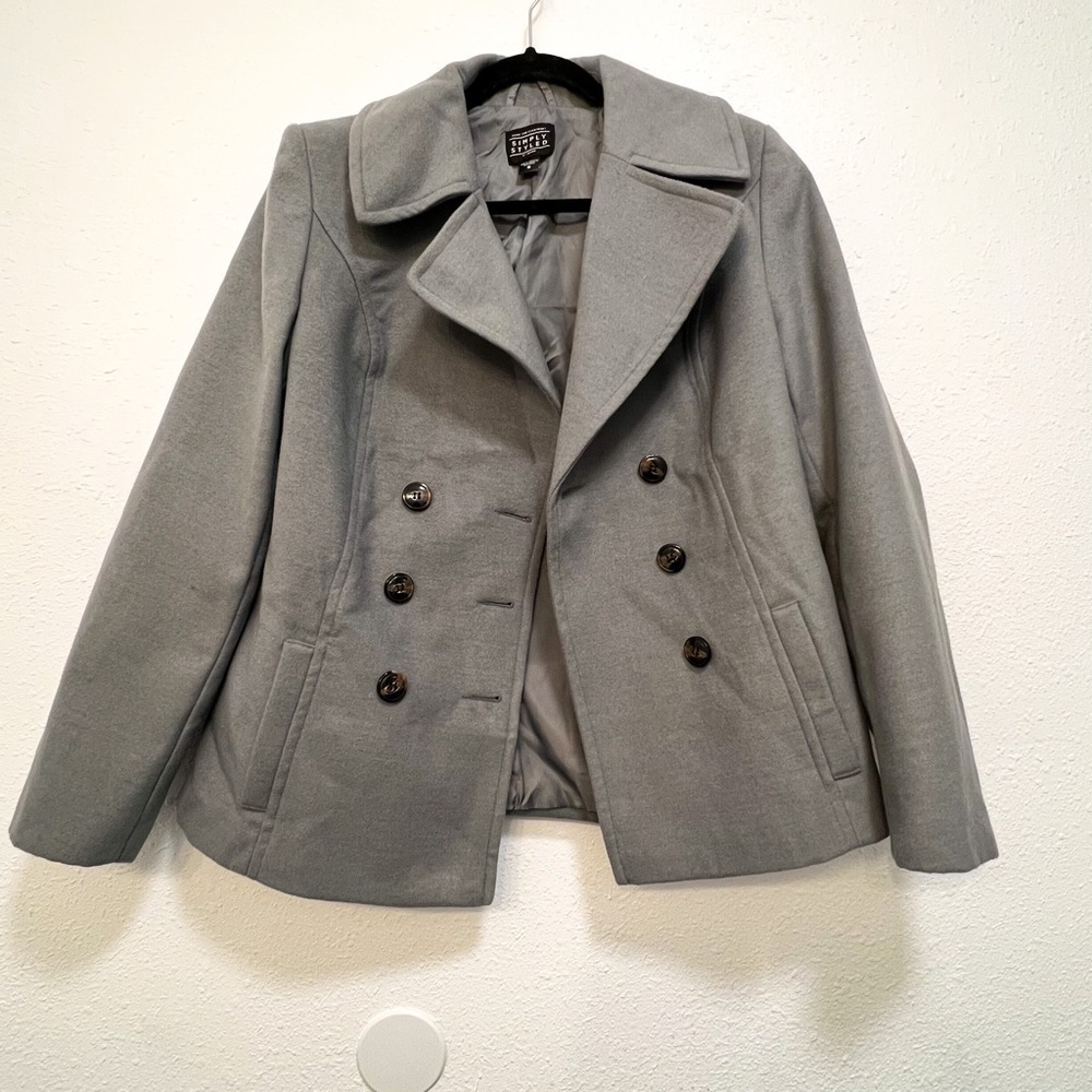 Simply styled women's pea coat